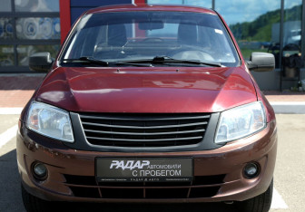 Подержанный автомобиль LADA (ВАЗ) Granta Sedan 2013 года (2 фото)