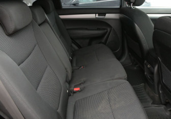 Подержанный автомобиль Kia Sorento 2014 года (11 фото)