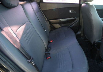 Подержанный автомобиль Kia Rio Sedan 2014 года (11 фото)