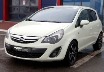 Подержанный автомобиль Opel Corsa 2011 года (3 фото)