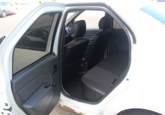 Подержанный автомобиль Renault Logan Sedan 2009 года (10 фото)