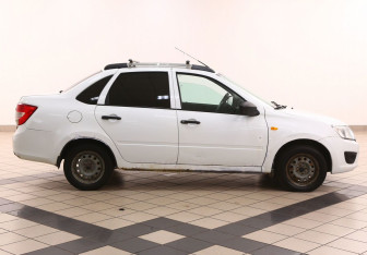 Подержанный автомобиль LADA (ВАЗ) Granta Sedan 2015 года (2 фото)