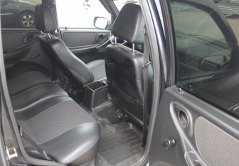 Подержанный автомобиль Chevrolet Niva 2011 года (11 фото)