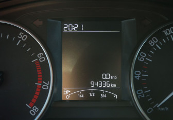 Подержанный автомобиль Skoda Rapid Liftback 2016 года (17 фото)