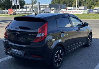 Подержанный автомобиль Hyundai Solaris Hatchback 2015 года (4 фото)