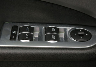 Подержанный автомобиль Ford Focus Sedan 2011 года (17 фото)