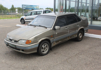 Подержанный автомобиль LADA (ВАЗ) 2115 2002 года (3 фото)