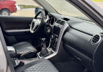 Подержанный автомобиль Suzuki Grand Vitara 2007 года (9 фото)