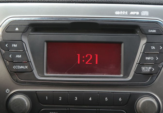 Подержанный автомобиль Kia Rio Sedan 2012 года (15 фото)