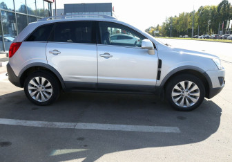 Подержанный автомобиль Opel Antara 2014 года (7 фото)