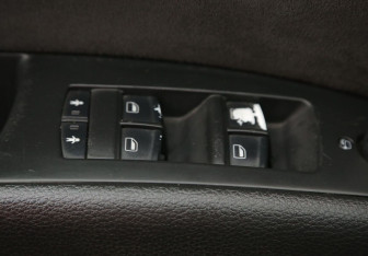 Подержанный автомобиль Audi Q7 2005 года (20 фото)