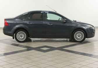 Подержанный автомобиль Ford Focus Hatchback 2010 года (5 фото)