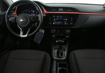 Подержанный автомобиль Kia Rio Hatchback 2021 года (26 фото)