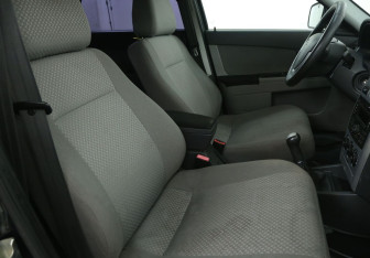 Подержанный автомобиль LADA (ВАЗ) Priora Hatchback 2012 года (10 фото)