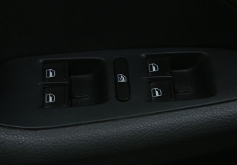 Подержанный автомобиль Volkswagen Jetta Sedan 2013 года (17 фото)