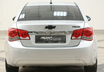 Подержанный автомобиль Chevrolet Cruze Sedan 2012 года (3 фото)