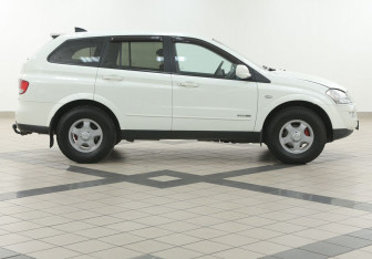 Подержанный автомобиль SsangYong Kyron 2014 года (5 фото)