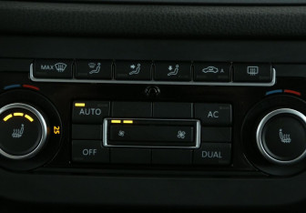 Подержанный автомобиль Volkswagen Tiguan 2012 года (17 фото)