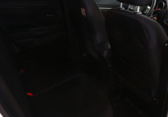 Подержанный автомобиль Mitsubishi ASX 2013 года (8 фото)
