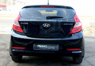 Подержанный автомобиль Hyundai Solaris Hatchback 2014 года (5 фото)