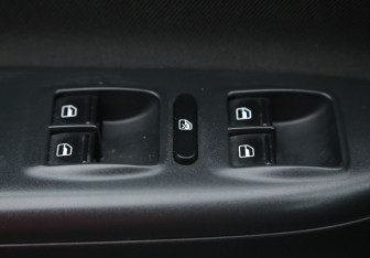 Подержанный автомобиль Skoda Octavia Liftback 2012 года (17 фото)