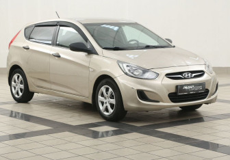 Подержанный автомобиль Hyundai Solaris Hatchback 2011 года (1 фото)