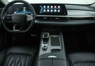 Подержанный автомобиль Chery Arrizo 8 2023 года (12 фото)