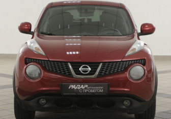 Подержанный автомобиль Nissan Juke 2012 года (6 фото)
