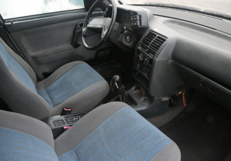 Подержанный автомобиль LADA (ВАЗ) 2112 2006 года (9 фото)