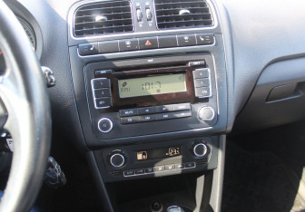 Подержанный автомобиль Volkswagen Polo Sedan 2012 года (17 фото)