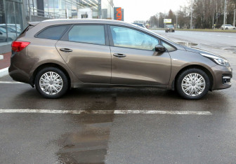 Подержанный автомобиль Kia Ceed Wagon 2018 года (7 фото)