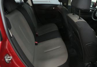 Подержанный автомобиль Citroen C4 Hatchback 2010 года (11 фото)