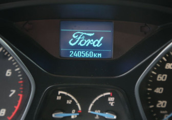 Подержанный автомобиль Ford Focus Hatchback 2011 года (17 фото)