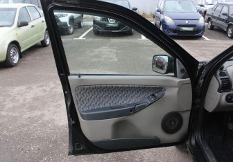 Подержанный автомобиль LADA (ВАЗ) Kalina Wagon 2010 года (9 фото)