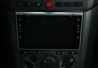 Подержанный автомобиль Opel Antara 2007 года (13 фото)