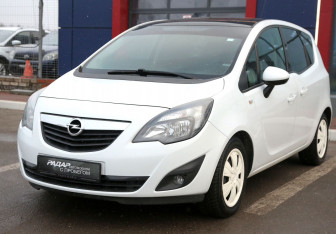 Подержанный автомобиль Opel Meriva 2012 года (3 фото)