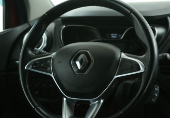 Подержанный автомобиль Renault Kaptur 2020 года (16 фото)