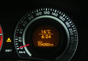 Подержанный автомобиль Toyota Corolla Sedan 2012 года (18 фото)