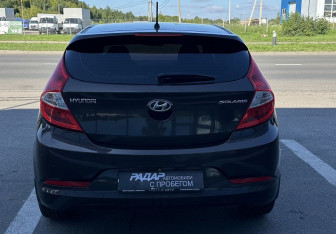 Подержанный автомобиль Hyundai Solaris Hatchback 2015 года (5 фото)
