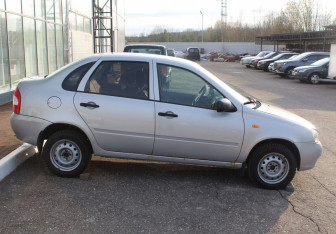 Подержанный автомобиль LADA (ВАЗ) Kalina Sedan 2011 года (8 фото)