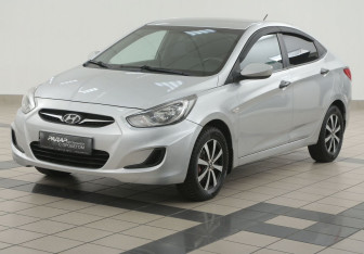 Подержанный автомобиль Hyundai Solaris Sedan 2011 года (8 фото)