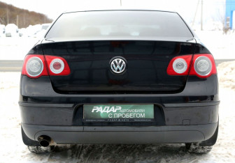 Подержанный автомобиль Volkswagen Passat Sedan 2006 года (5 фото)