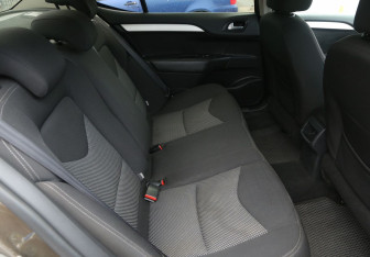 Подержанный автомобиль Citroen C4 Sedan 2015 года (11 фото)
