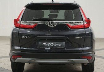 Подержанный автомобиль Honda CR-V 2018 года (3 фото)