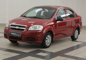 Подержанный автомобиль Chevrolet Aveo Sedan 2011 года (8 фото)