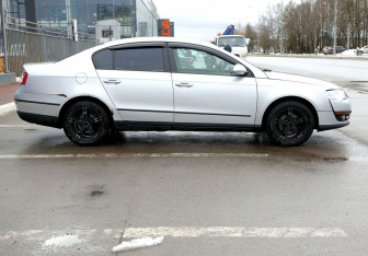 Подержанный автомобиль Volkswagen Passat Sedan 2007 года (7 фото)