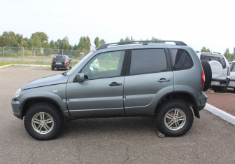 Подержанный автомобиль Chevrolet Niva 2011 года (4 фото)
