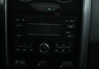 Подержанный автомобиль Renault Duster 2016 года (13 фото)