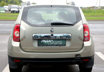 Подержанный автомобиль Renault Duster 2013 года (5 фото)