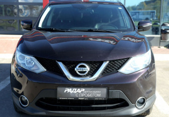 Подержанный автомобиль Nissan Qashqai 2014 года (2 фото)